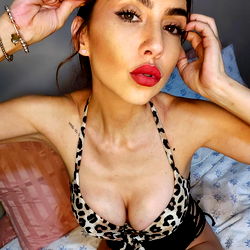 Aly_🍑 on OnlyFans