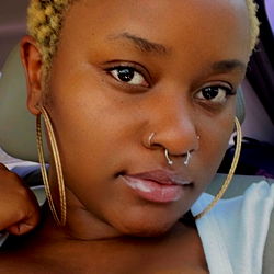 Good Girl in Stylish Photoshoot