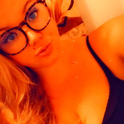 Foot fetish queen photo