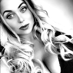 OnlyFans Model Aurora-Grace