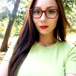 Onlyfans Model Zde.nka - Elegant in a Lime Green Shirt