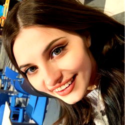 Victoria🌒 in Amusement Park