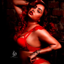 Sensational OnlyFans Model JANNAT: Elegance and Intensity