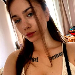 Yana Bordo, OnlyFans Model, 5.1 miles away