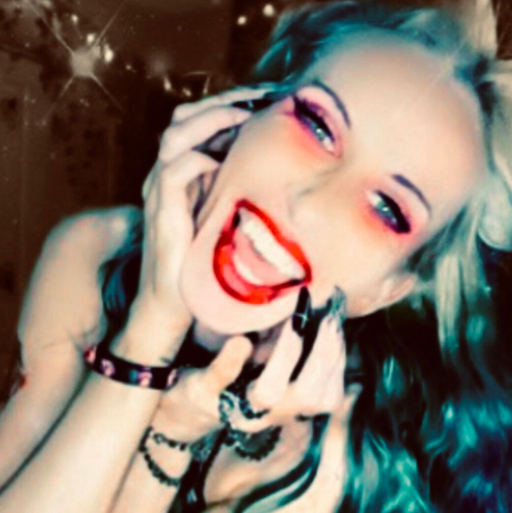 𝕹𝖎𝖓𝖊 𝕸𝖆𝖘𝖙𝖊𝖗𝖘 ᵃᵏᵃ TheAlienQueen photo