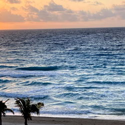 Charlieflinn's Beachfront Sunset View