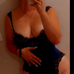 April Marie - A Model of Beauty