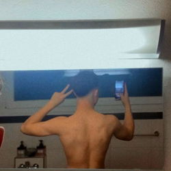 Onlyfans Model Lucas Shirtless Selfie