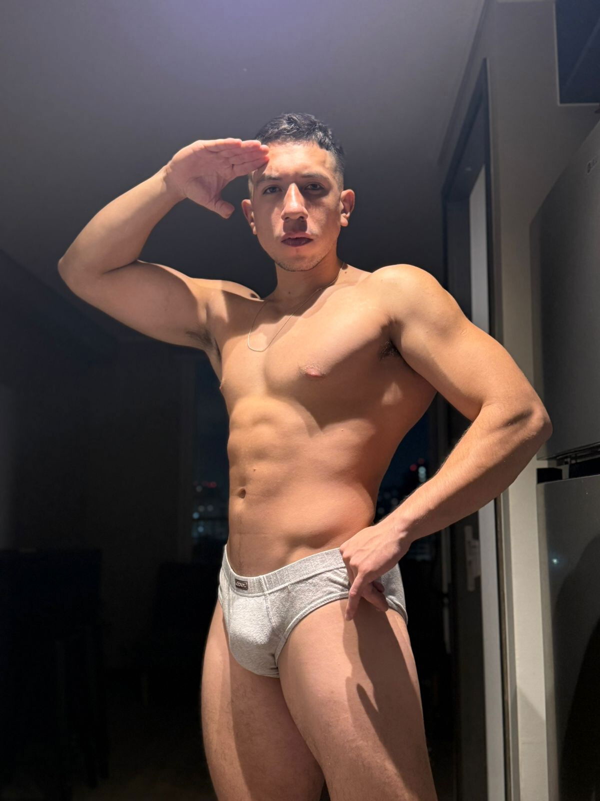 𝙰𝙻𝙴𝙹𝙰𝙽𝙳𝚁𝙾 𝙴𝙻 𝚁𝙴𝚈 👑 photo