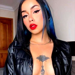 Kelly, Your Goth GF from Cyberspace