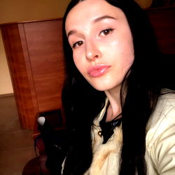 Vivienne 💖 Poses for Photos in Modern Outfit