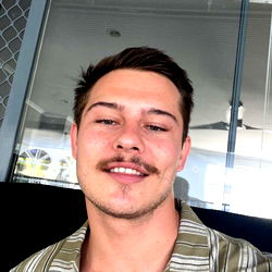 Model Profile: Alexxxfrasier