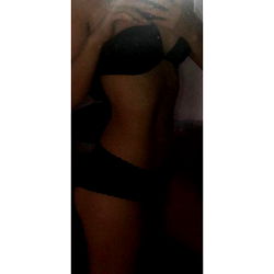 Model Maria Rms - Showcasing Fashionable Swimwear