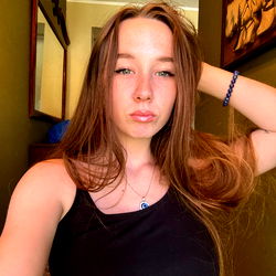 Hannah's Casual Selfie