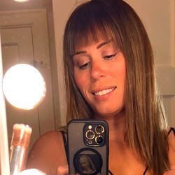 PlatinumAshalina in a Glamorous Look