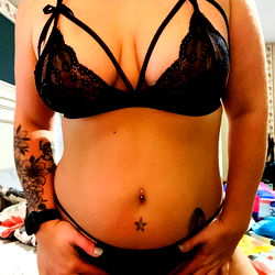 Shelby Lynn in Lingerie for Adults