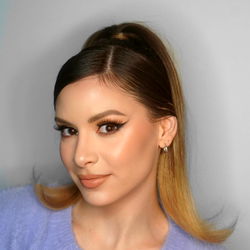 Model Nikki Harding: A Stylish and Confident Portrait