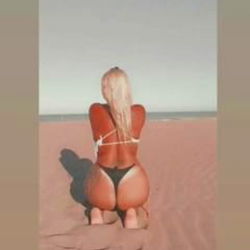 OnlyFans Model Wendy in Bikini