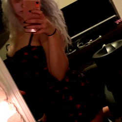 Alice Kneesocks photo