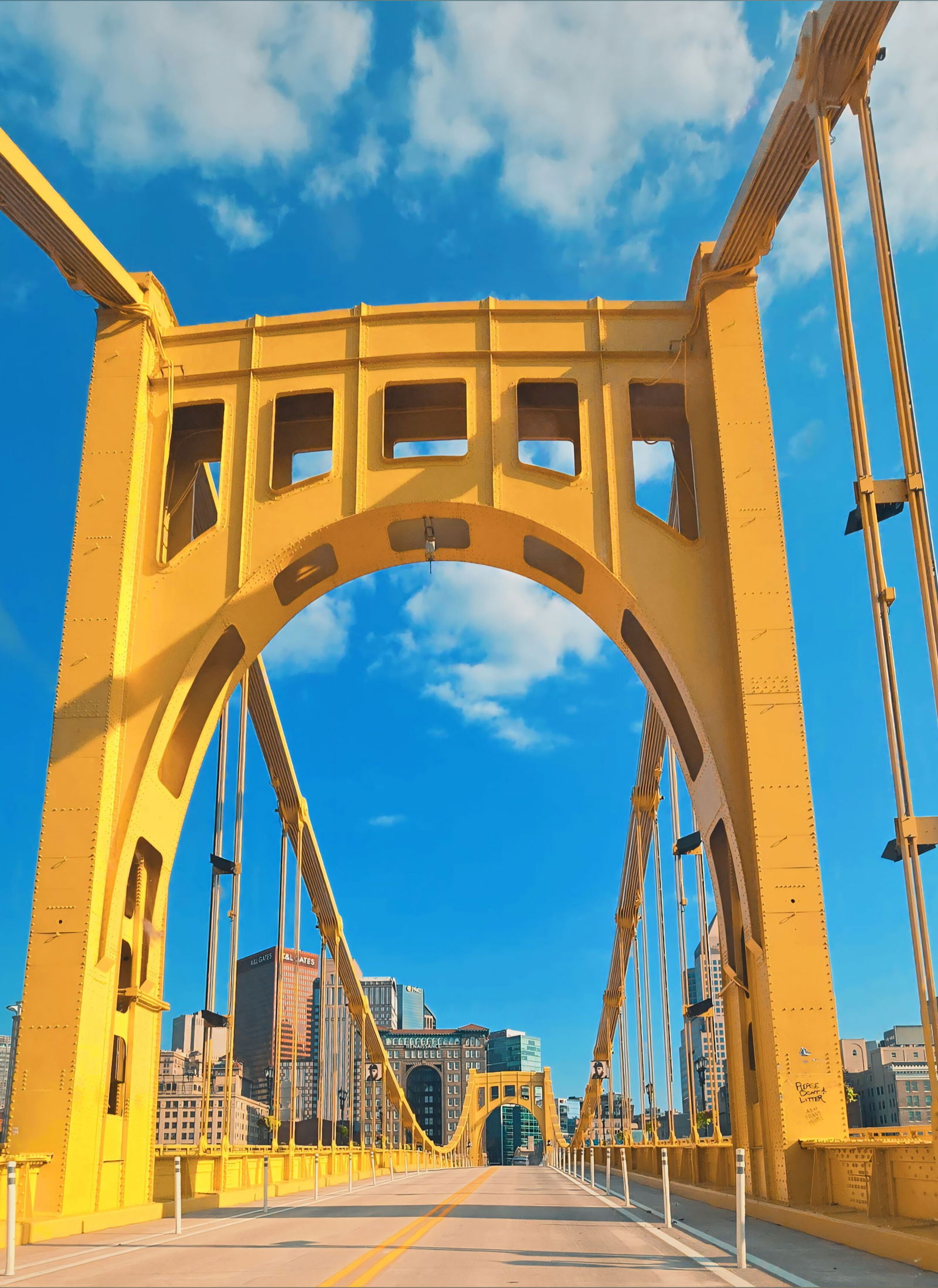 HEYYSHAUNDEEZY 🍍 photo