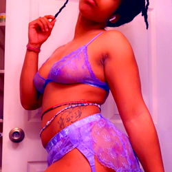 Aypeachyy - OnlyFans Model