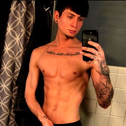 Kyler Martino: Aesthetic, Tattooed Fitness Model