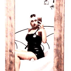 OnlyFans Model Lara Venialgo