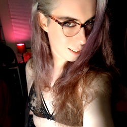 Liv Laphlov: A Philly OnlyFans Model