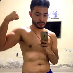 Andrew Hunk Fitness Enthusiast Pumps Up for Workout