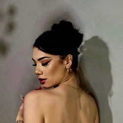 Sultry Tattoo Model IZZLARISSA