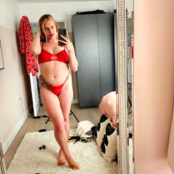 HotWife Amber 💍 photo