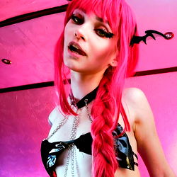 Amelie Weed: OnlyFans Model in Costume