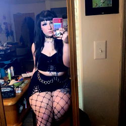 Amethyst Rose in Gothic Fetish Outfit