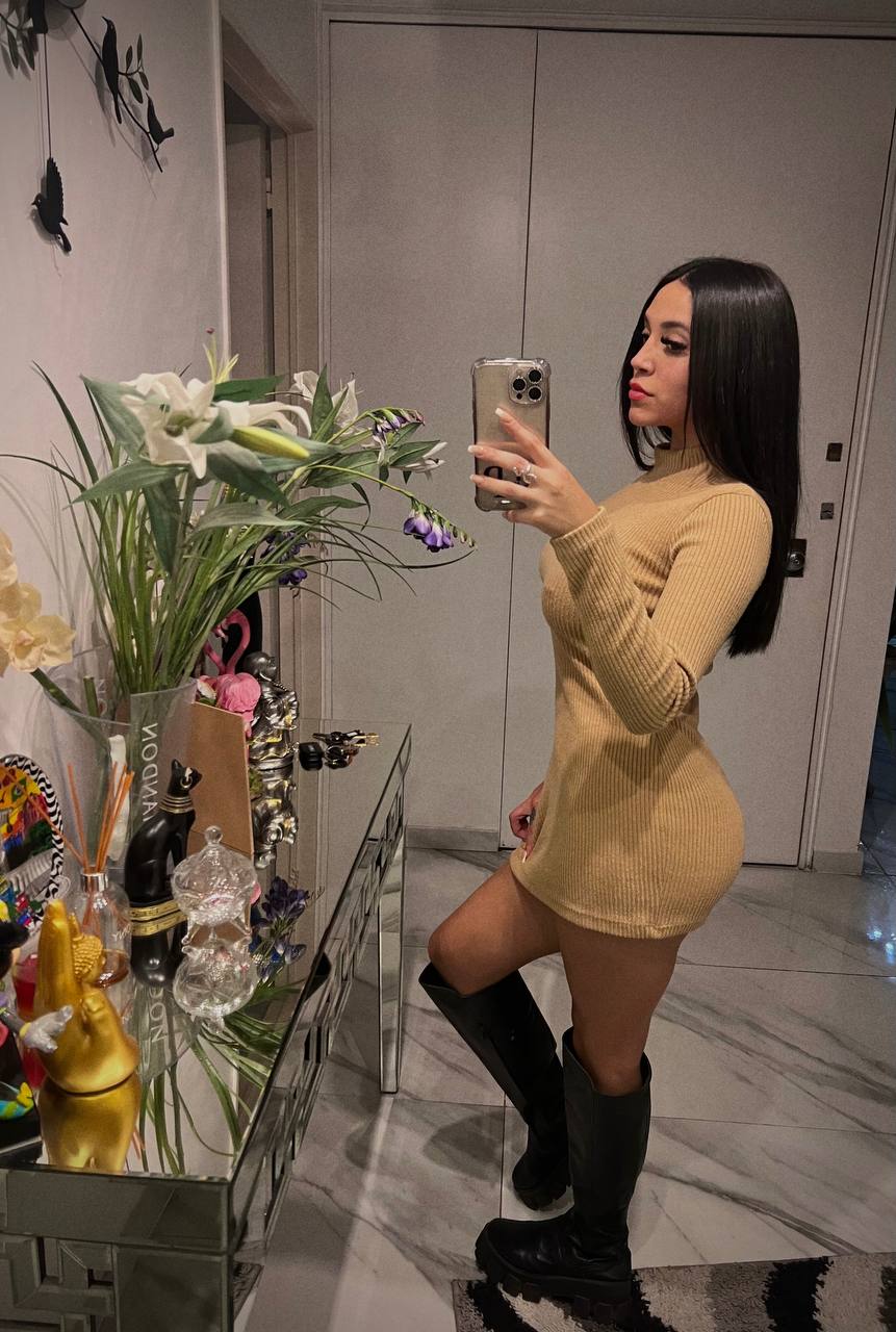 Paula Flores 😈💕 photo