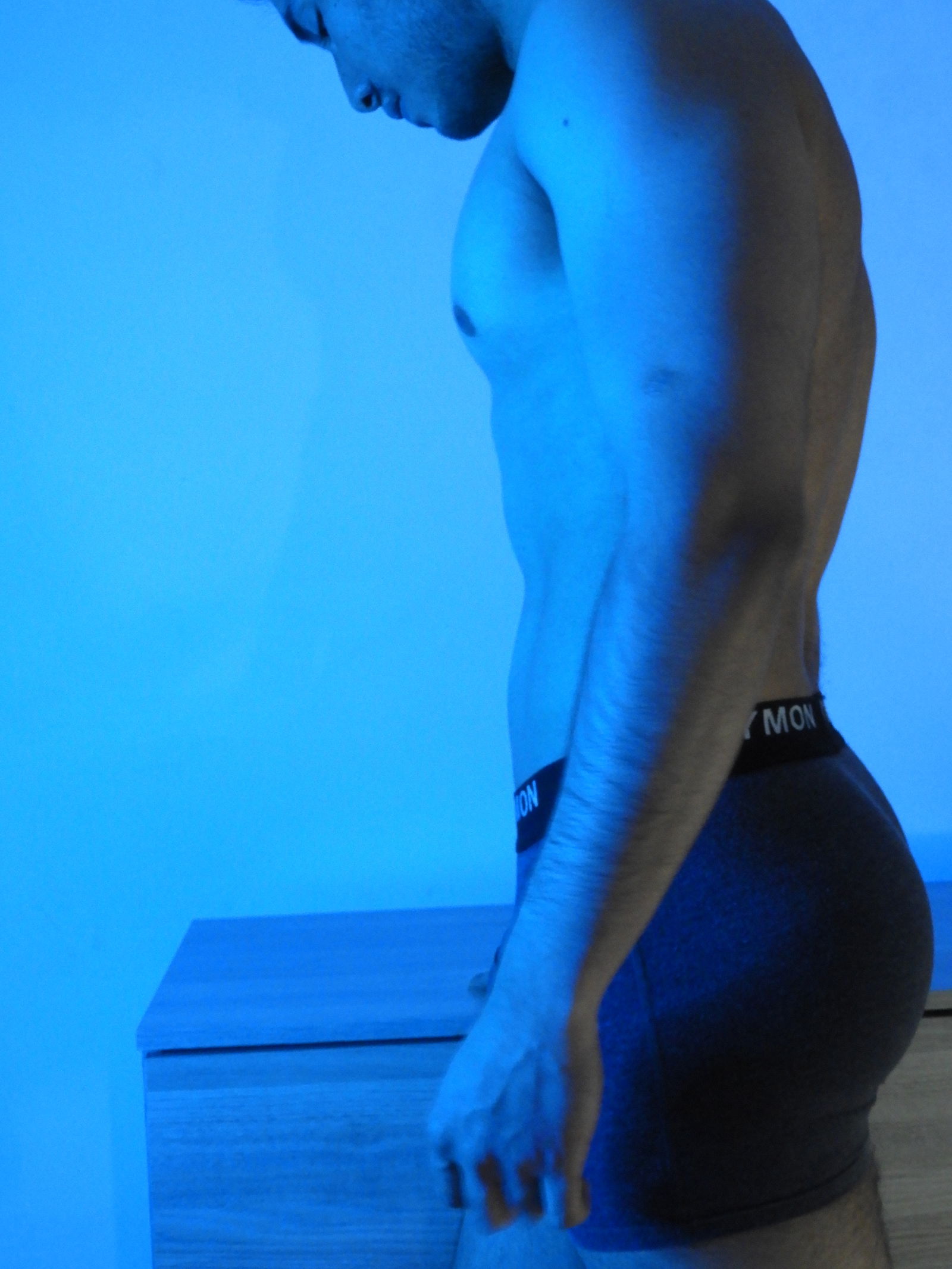 Alex Gonzáles photo