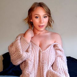 Rae - Gorgeous OnlyFans Model in Pink Sweater, Posing