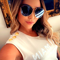 OnlyFans Model Joi and Custom Queen in Profile Photo