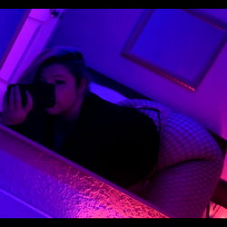 Alluring_Amber photo