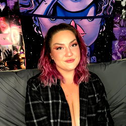 Paislee Johnson, OnlyFans Model, Sitting in Bedroom