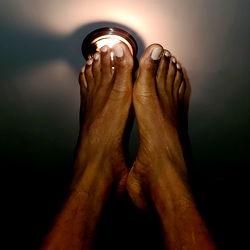 OnlyFans Creator Ray Showcasing Foot Massage