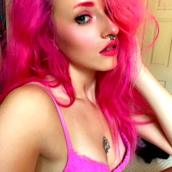 Colorful OnlyFans Model, ❤️‍🔥BRANDI🩷