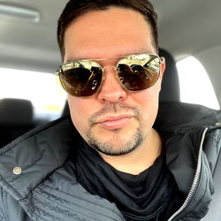 AbrahaMichaus, a Model from the United States