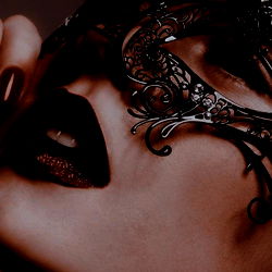 Amapola Muller's Strong Sensual Presence