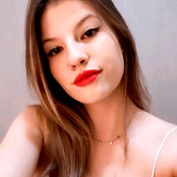 Lexi, the Enigmatic Model