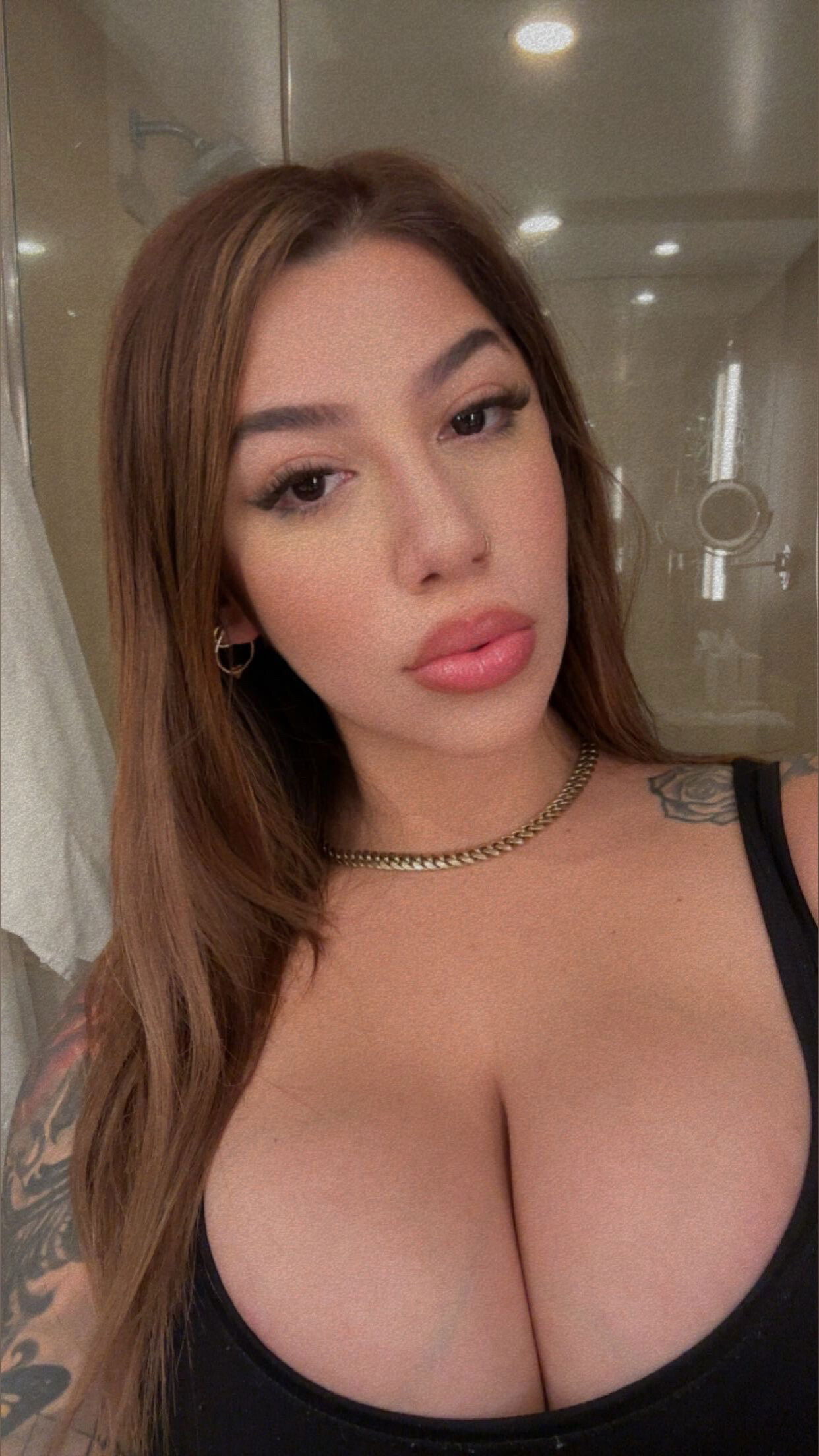 liz ⚡️⚡️ photo