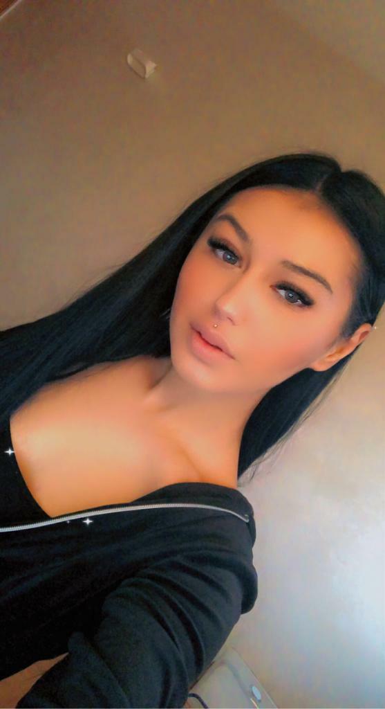 Andreea Alexandra photo