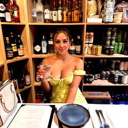 J🖤 at a wine store