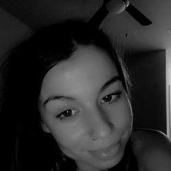 Aly, 25-year-old female from Florida with a playful and youthful vibe.