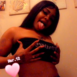 Adoreeluce - OnlyFans Model