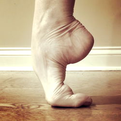 Candy Arches' Strong and Flexible Feet